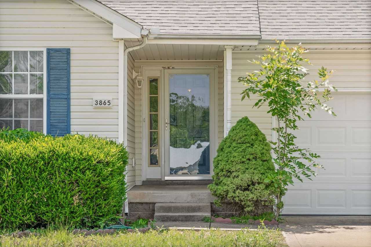 3865 Roscommon Way - Photo 4 of 26