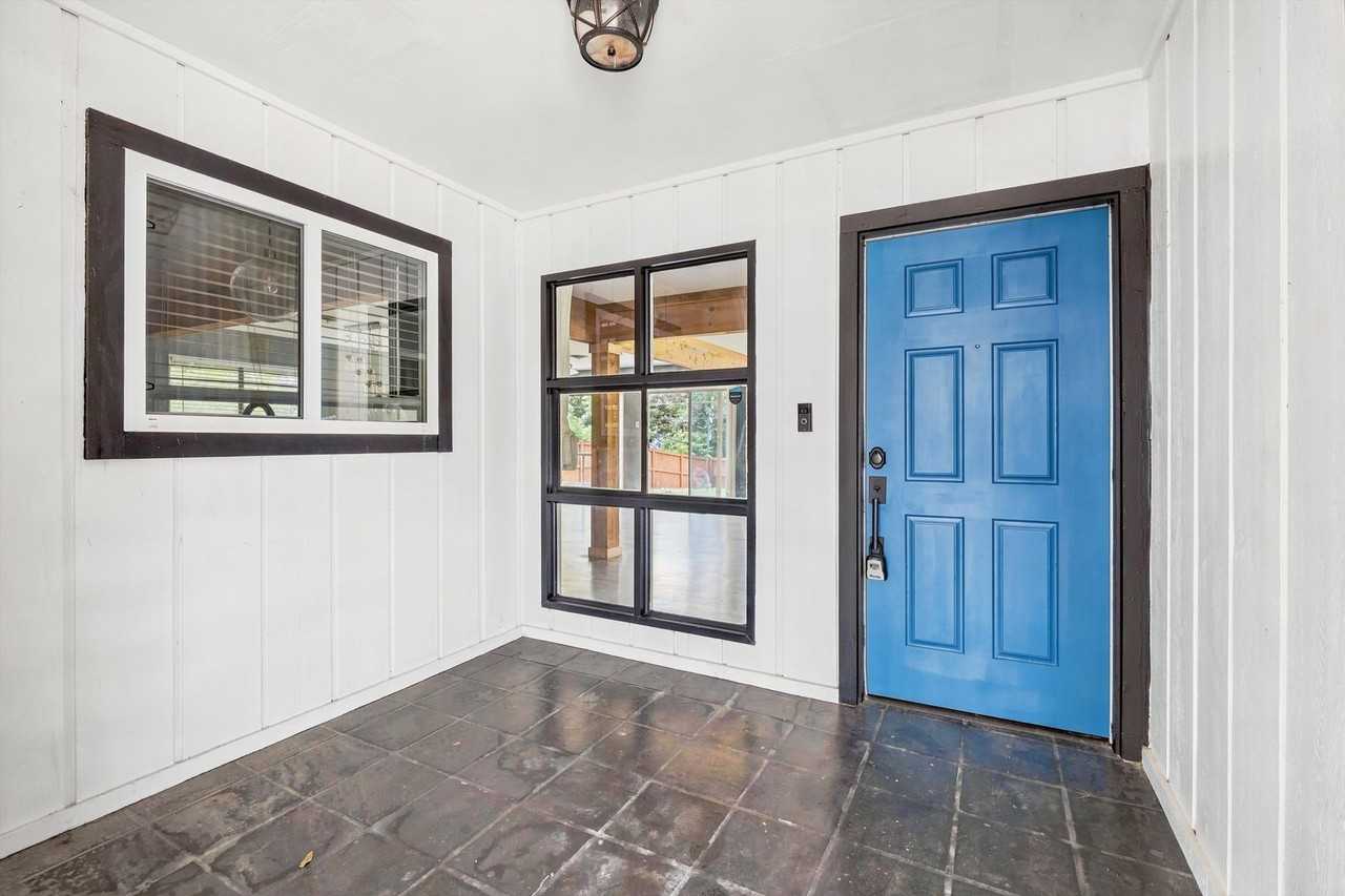 3331 Nantucket Dr - Photo 3 of 29
