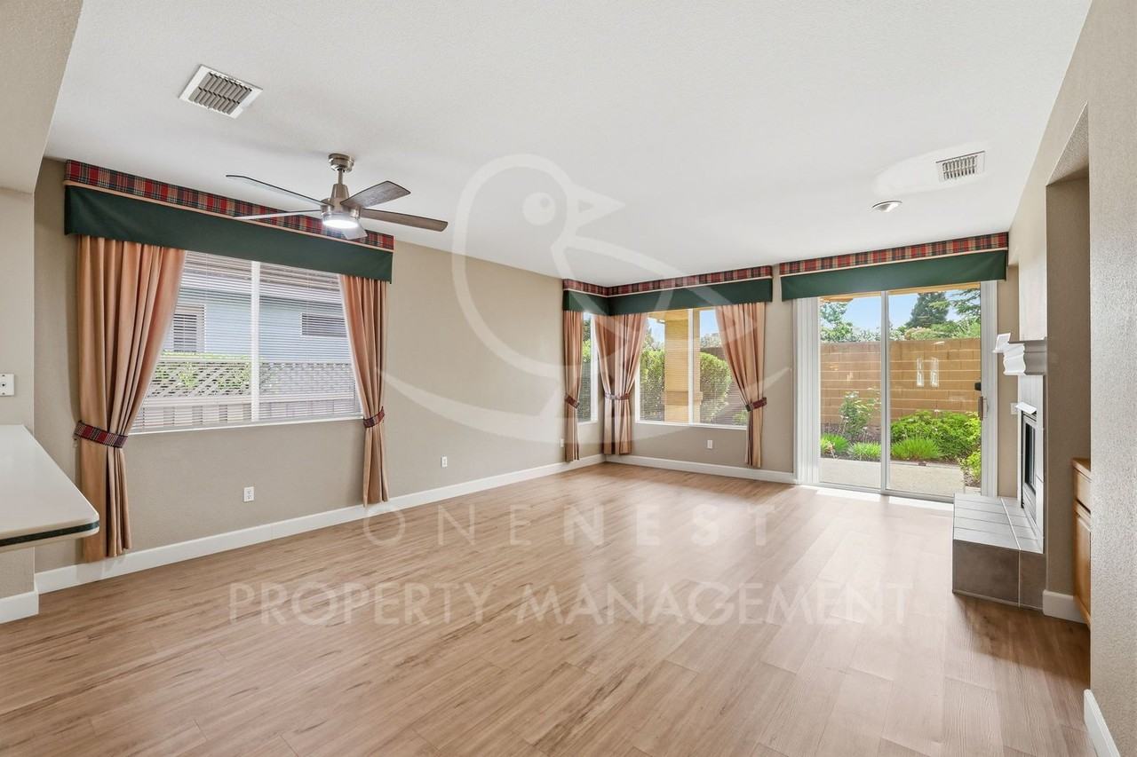 117 Golden Spike Ct - Photo 3 of 19