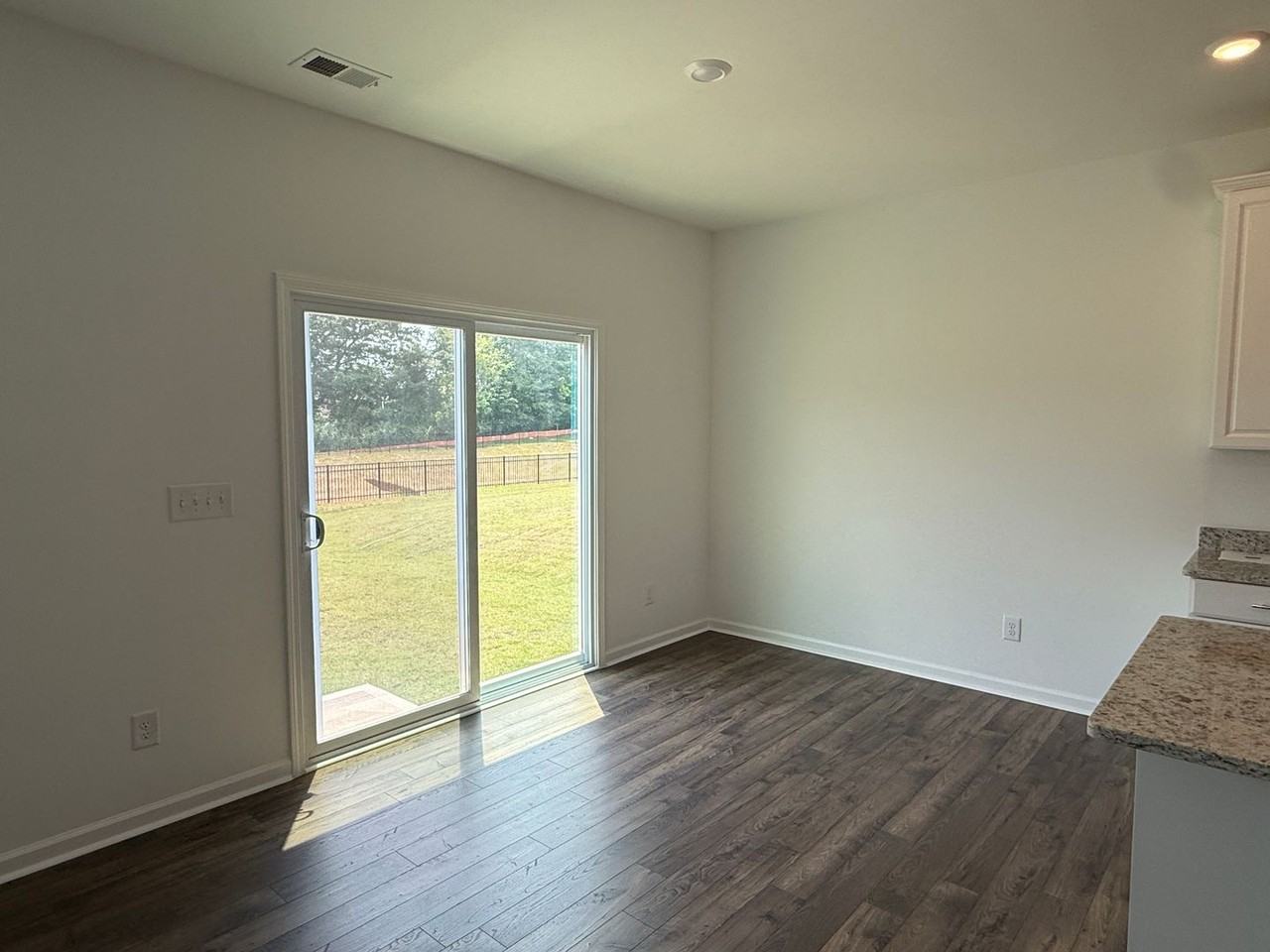 404 404 Silver Birch Court - Photo 6 of 20