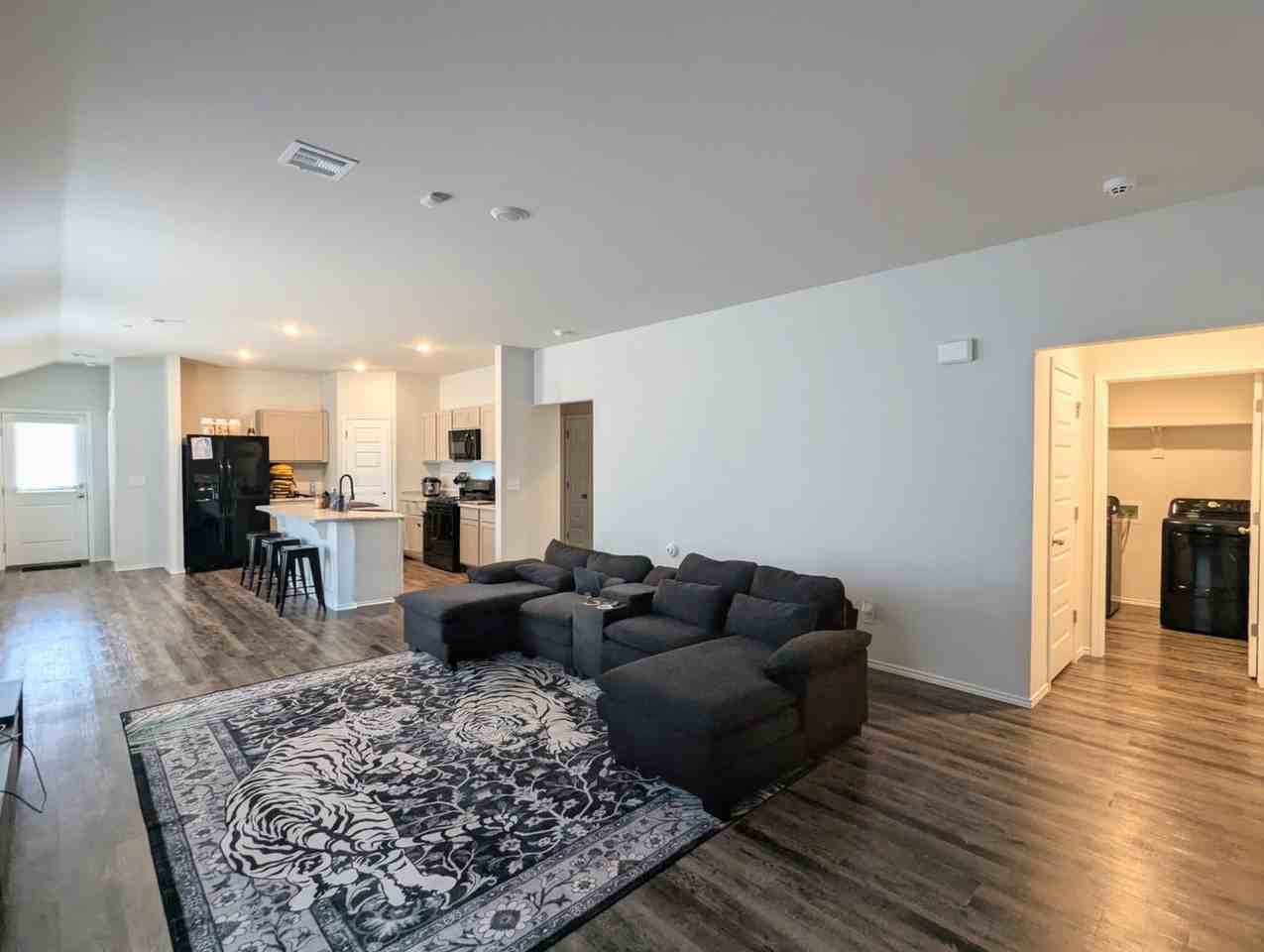 10524 Baled Bermuda Rd - Photo 3 of 12