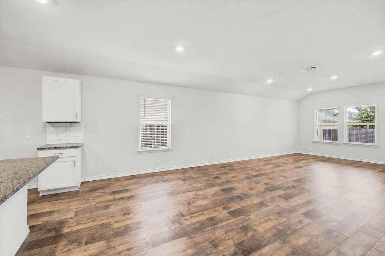 5518 Stormie Keep - Photo 3 of 27