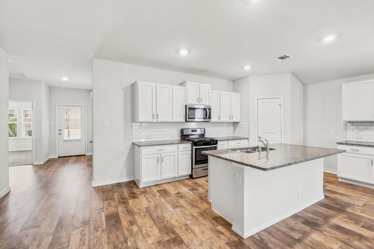 5518 Stormie Keep - Photo 6 of 27