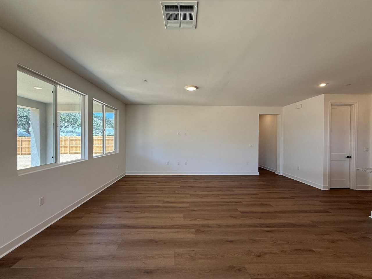 156 Coiner St - Photo 7 of 50