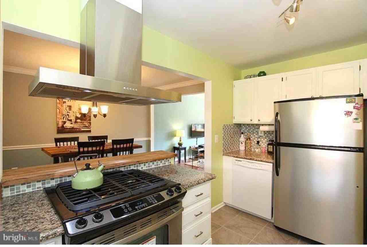1376 W St Ne - Photo 4 of 7