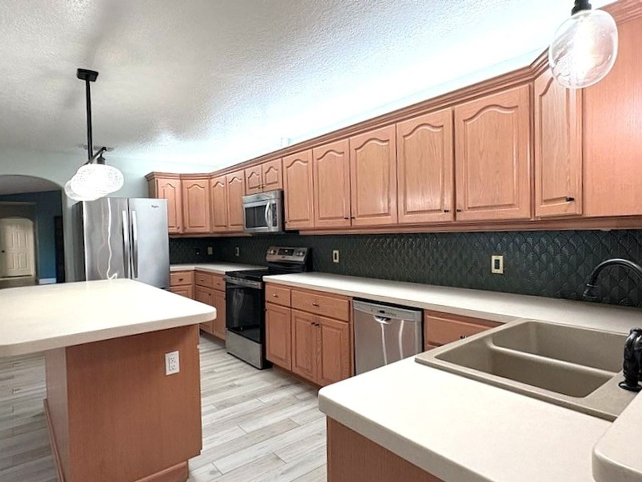 1029 Glenwood Rd - Photo 6 of 35