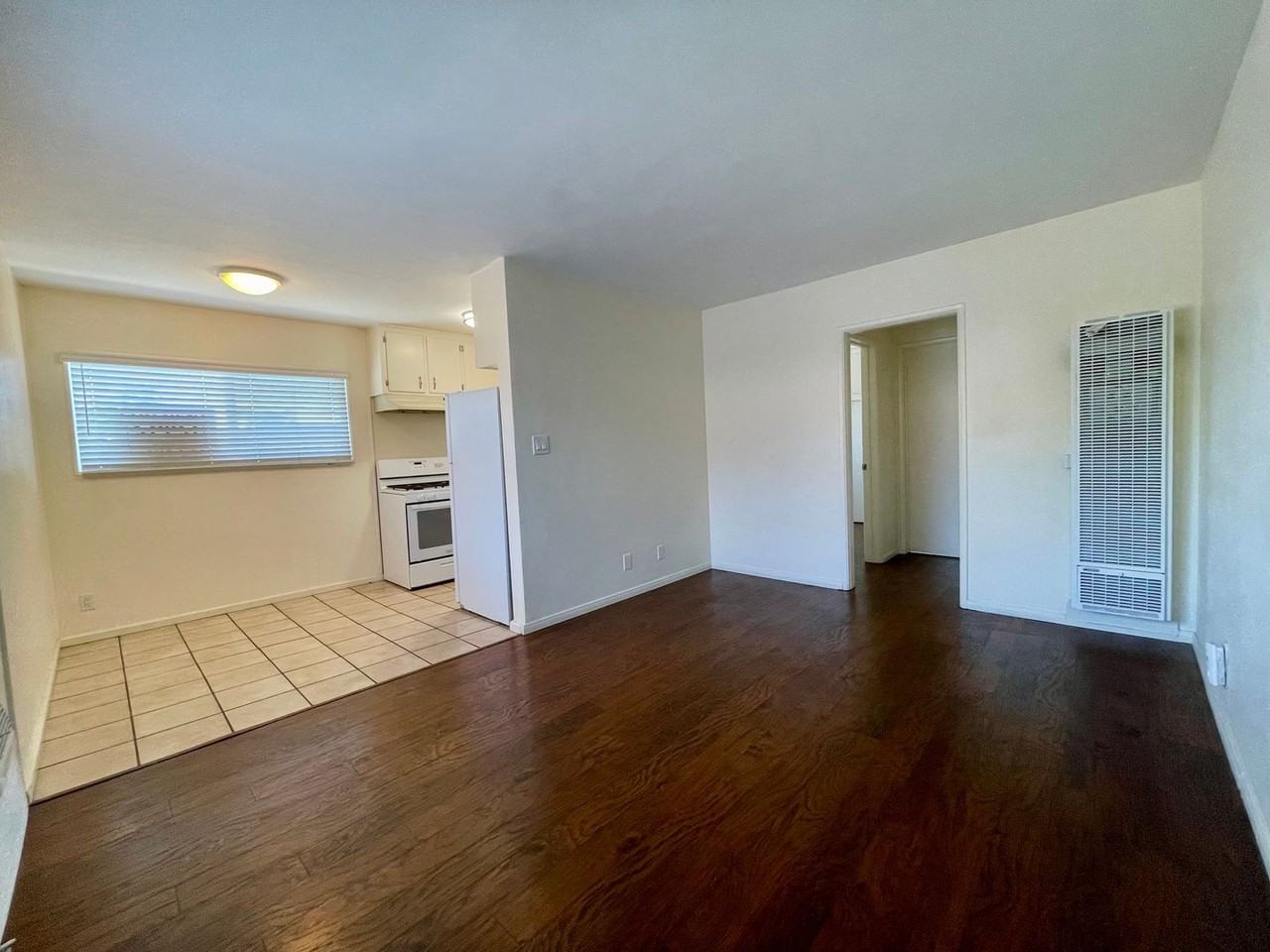 728 S Magnolia Ave - Photo 2 of 9
