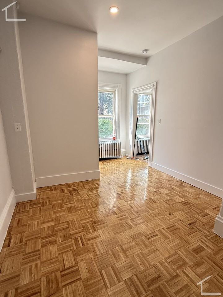 8 Greylock Rd - Photo 4 of 7