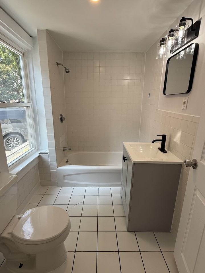 8 Greylock Rd - Photo 5 of 7