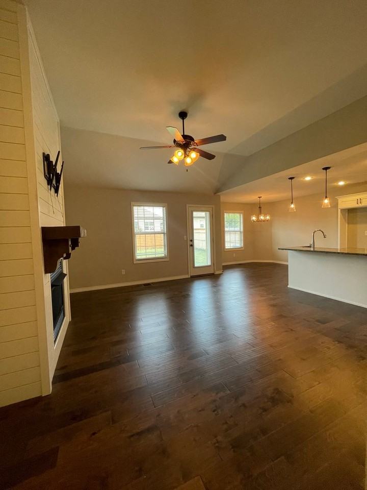 696 N Montego St - Photo 2 of 24