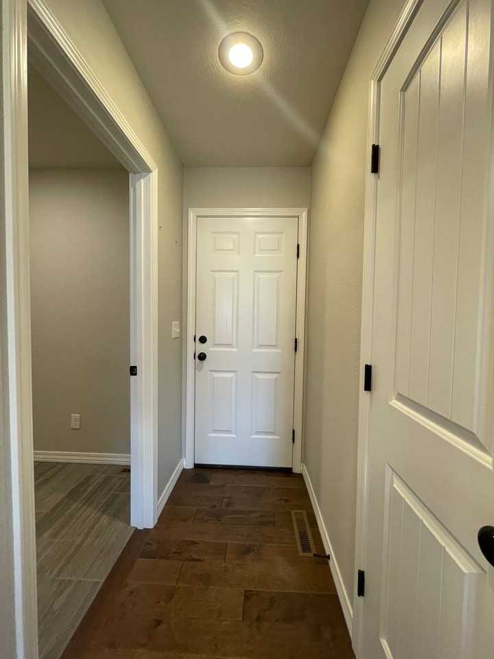 696 N Montego St - Photo 7 of 24