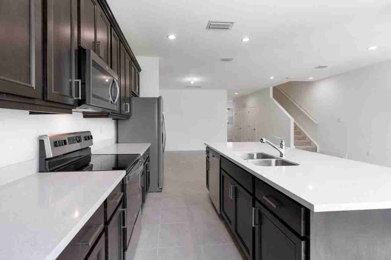 552 Sanderling Cir - Photo 2 of 14