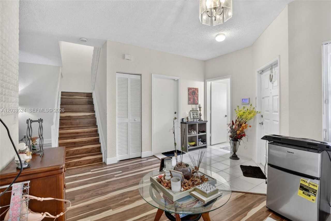 16853 16853 SW 1st 16853 16853 - Photo 4 of 14