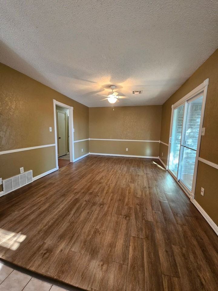 1428 Princeton Cir - Photo 4 of 22