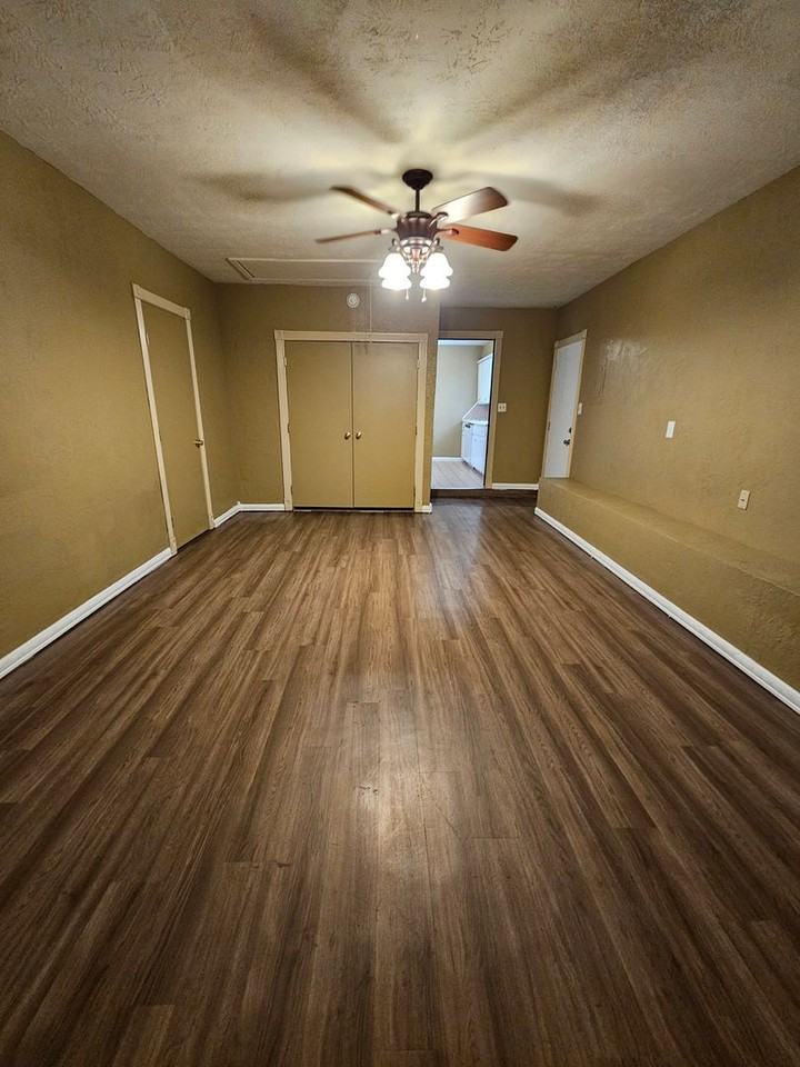 1428 Princeton Cir - Photo 7 of 22