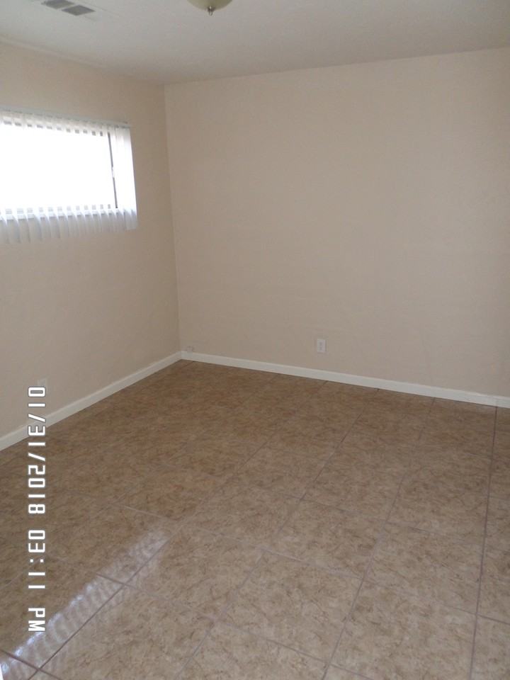 2701 S Watson St - Photo 5 of 9