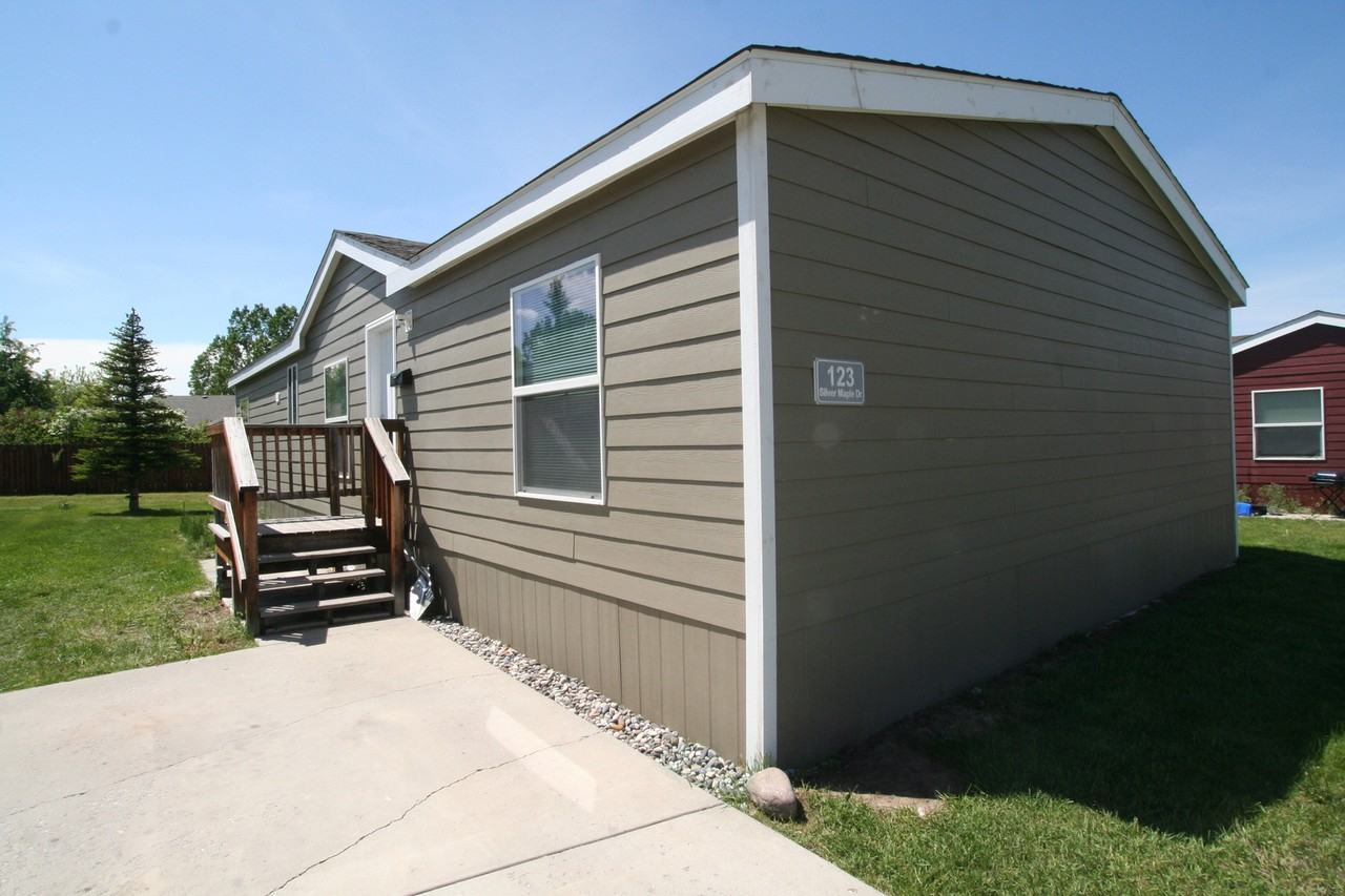 123 Silver Maple Dr