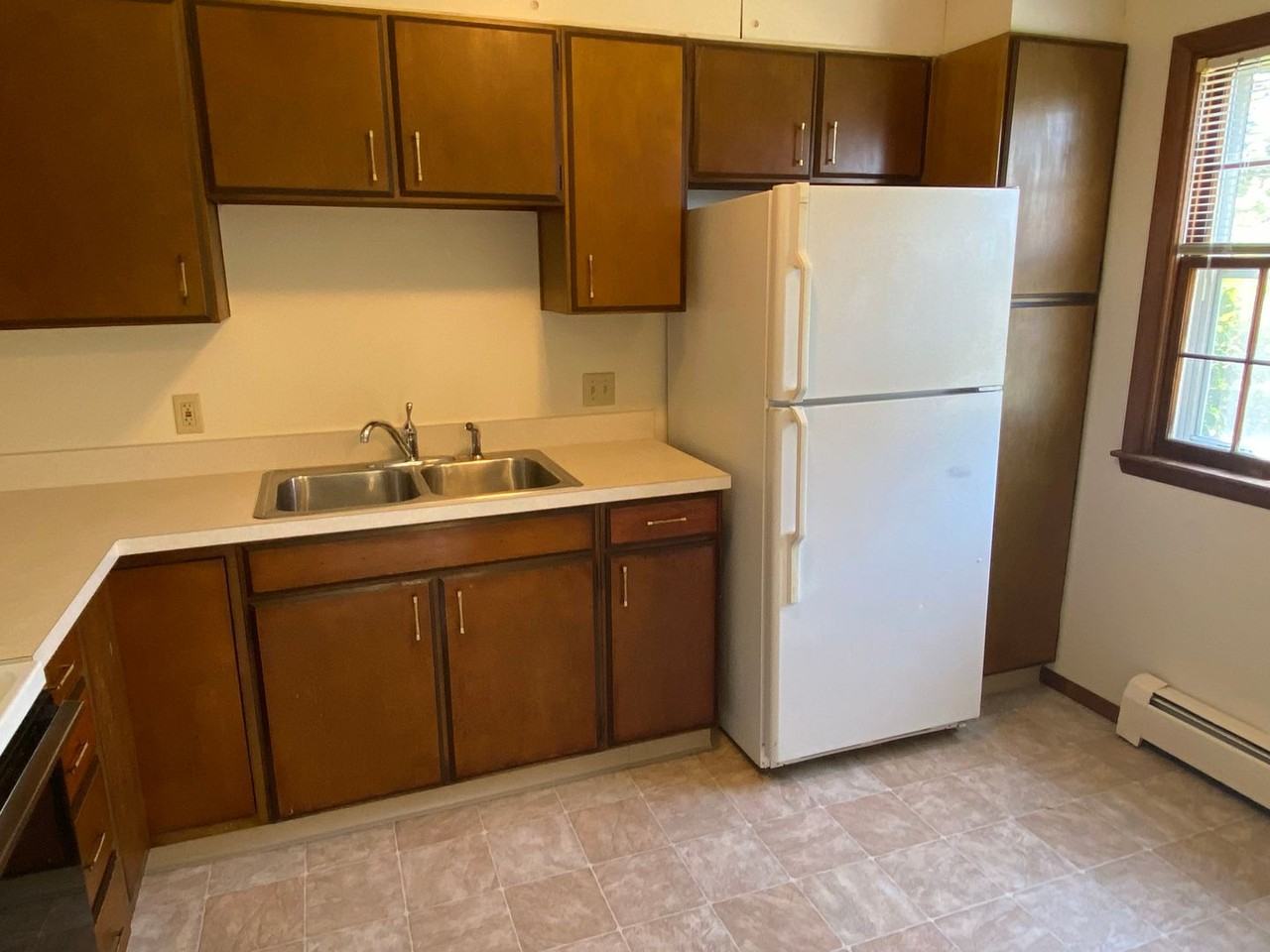 1904 Douglas Ave - Photo 6 of 13