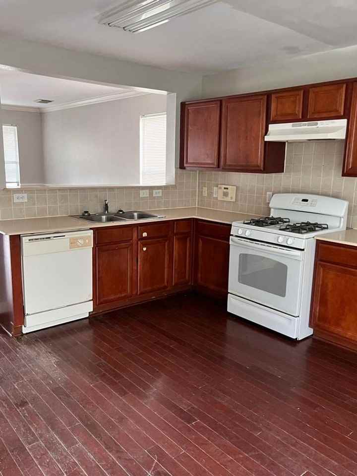 12011 Madison Oak St - Photo 6 of 14