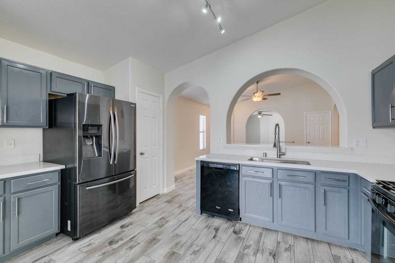6763 Bison Creek St - Photo 2 of 40