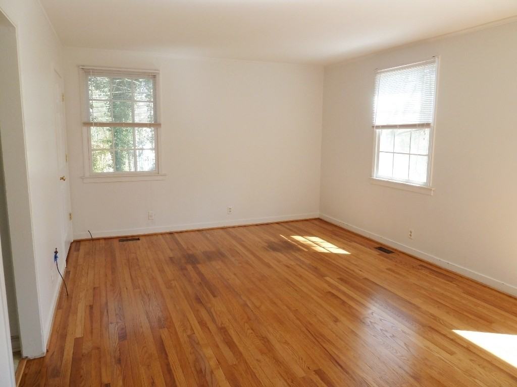 130 Barclay Rd - Photo 4 of 20