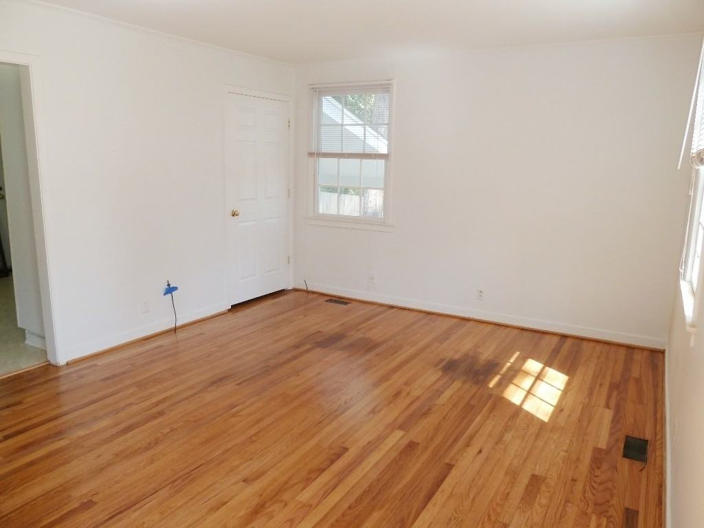 130 Barclay Rd - Photo 5 of 20
