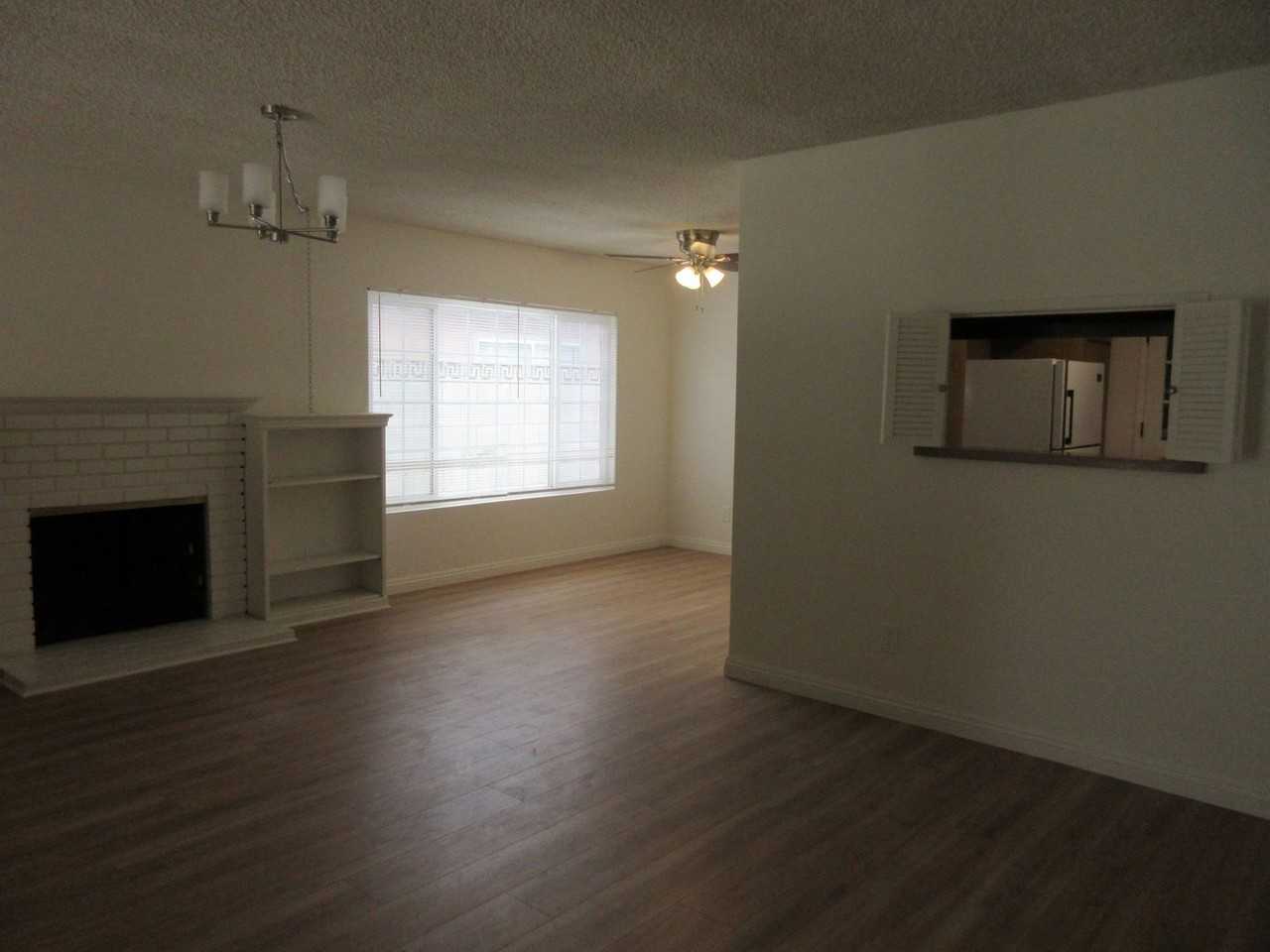 16016 Sunburst St - Photo 4 of 34