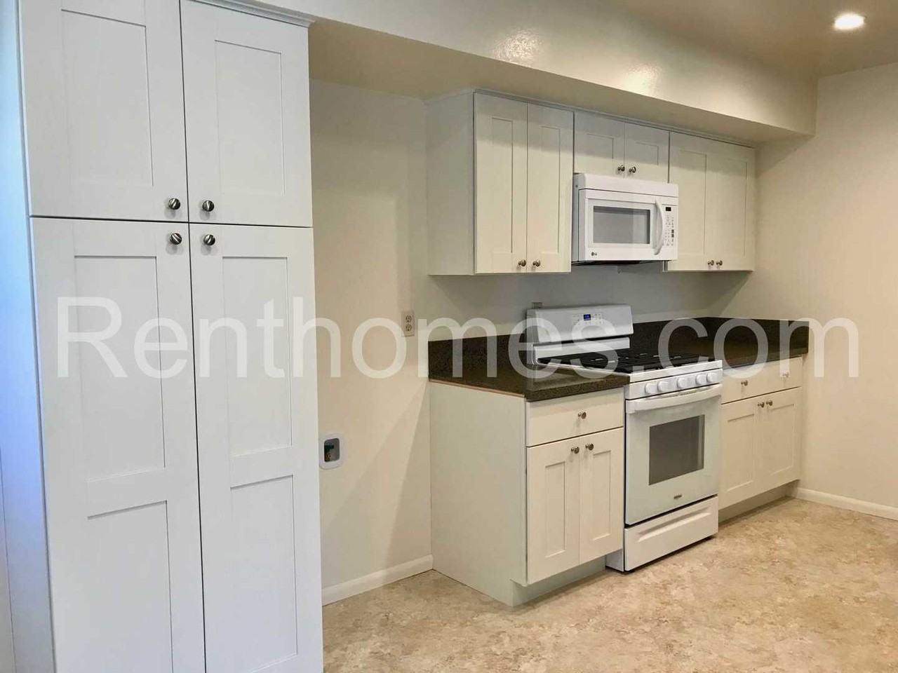 4931 Sky St - Photo 7 of 27