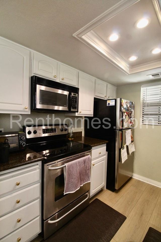 12051 Alta Carmel Ct #199 - Photo 6 of 19