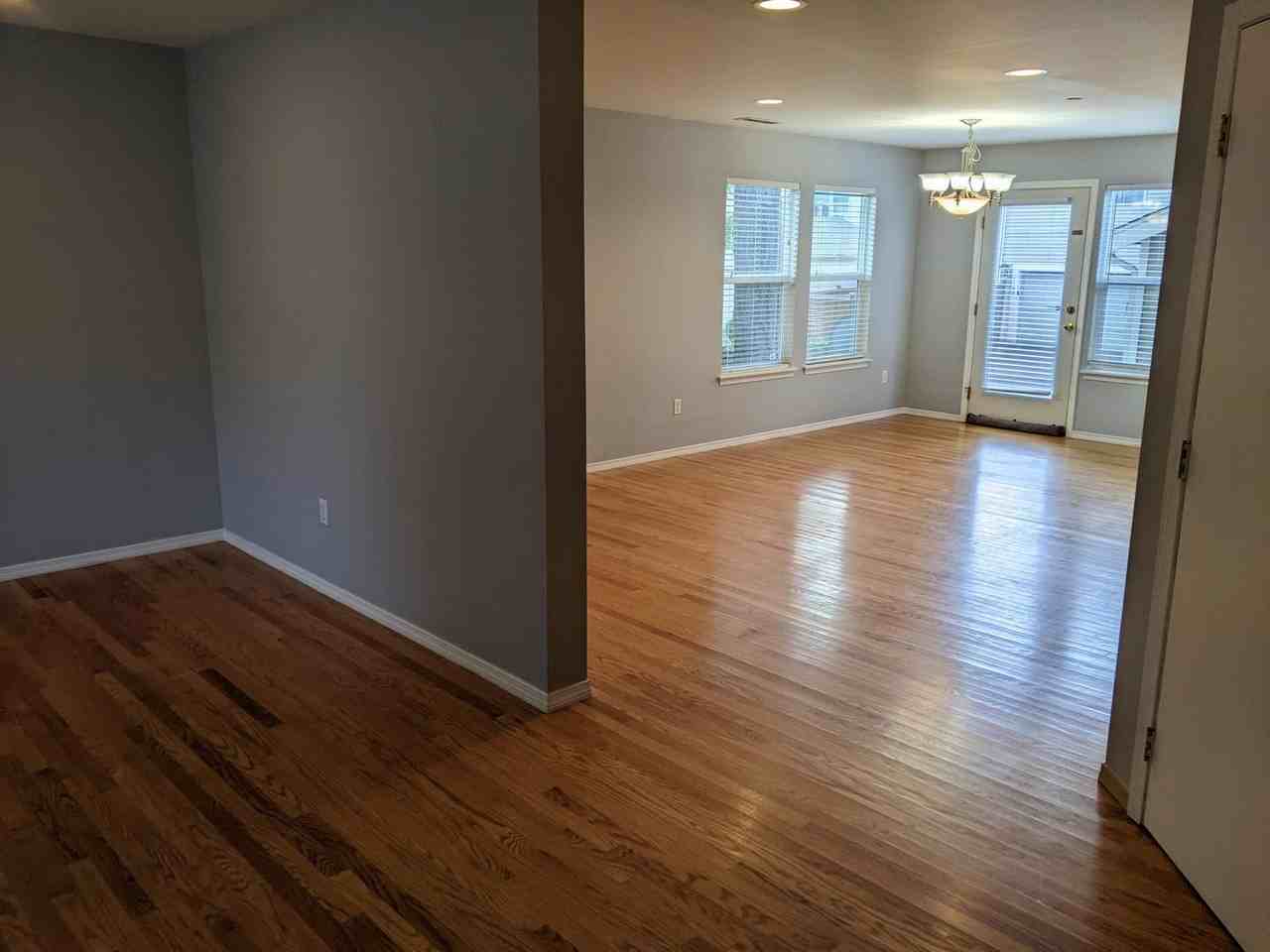 1169 Hudson St - Photo 3 of 20