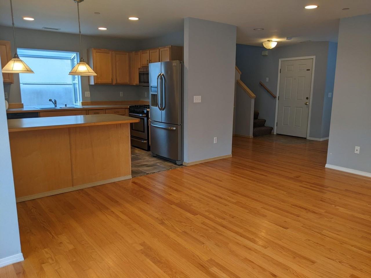 1169 Hudson St - Photo 6 of 20