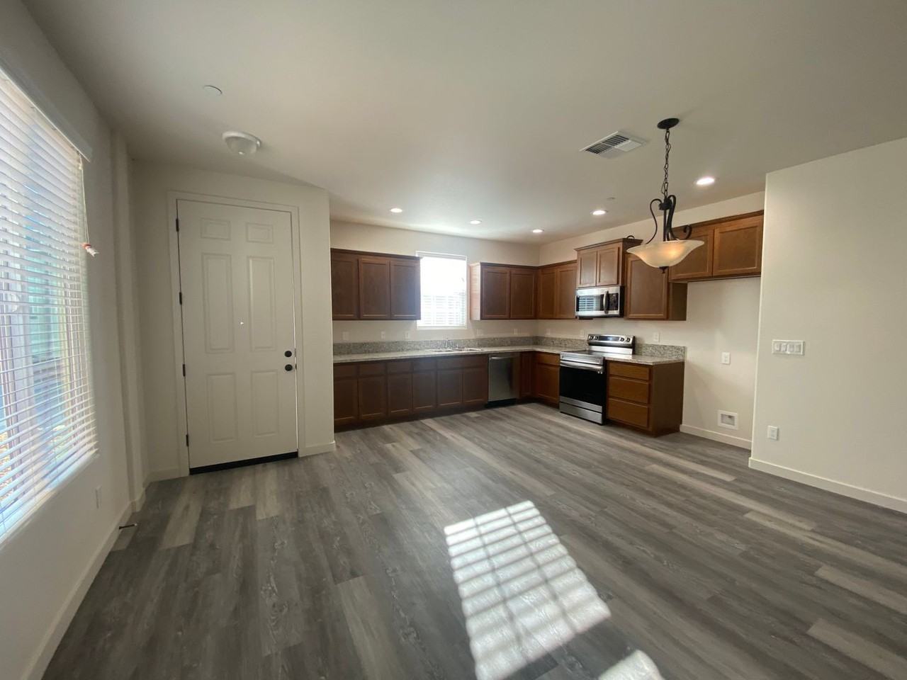 6776 Jujube Ln - Photo 5 of 18