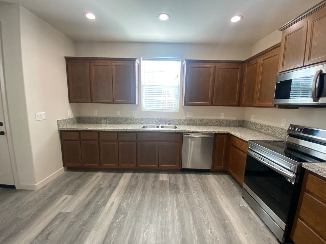 6776 Jujube Ln - Photo 7 of 18