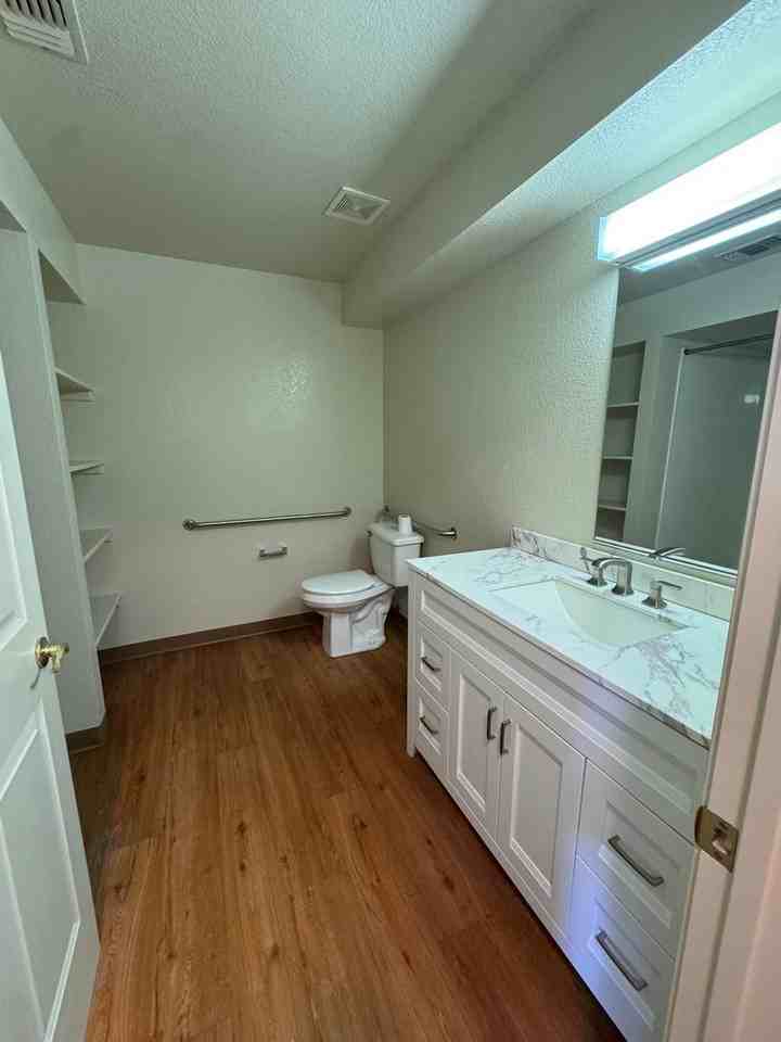 102 Richardson St - Photo 5 of 9