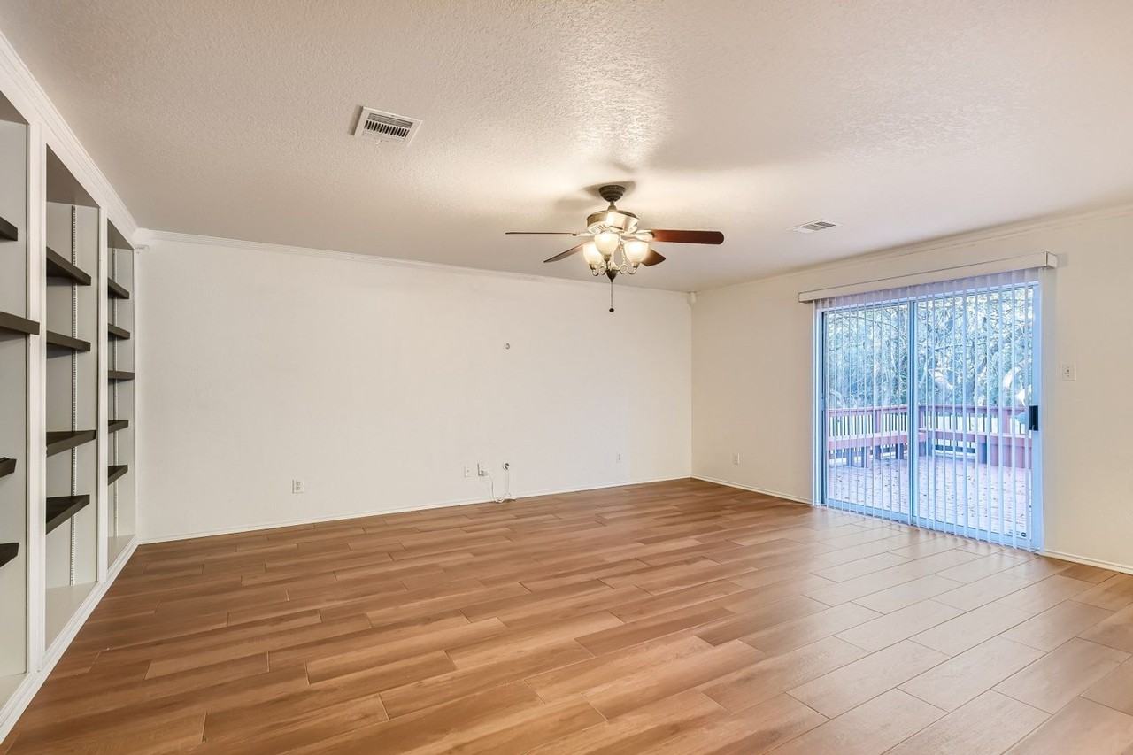 11747 Paddlebrook - Photo 6 of 32