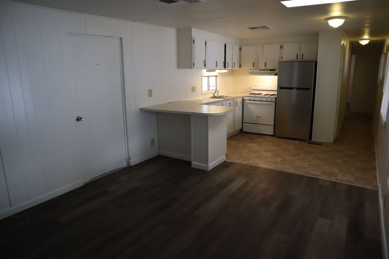 790 S Greenleaf Rd - Photo 5 of 21