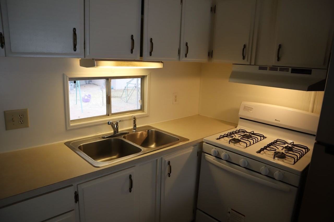 790 S Greenleaf Rd - Photo 7 of 21