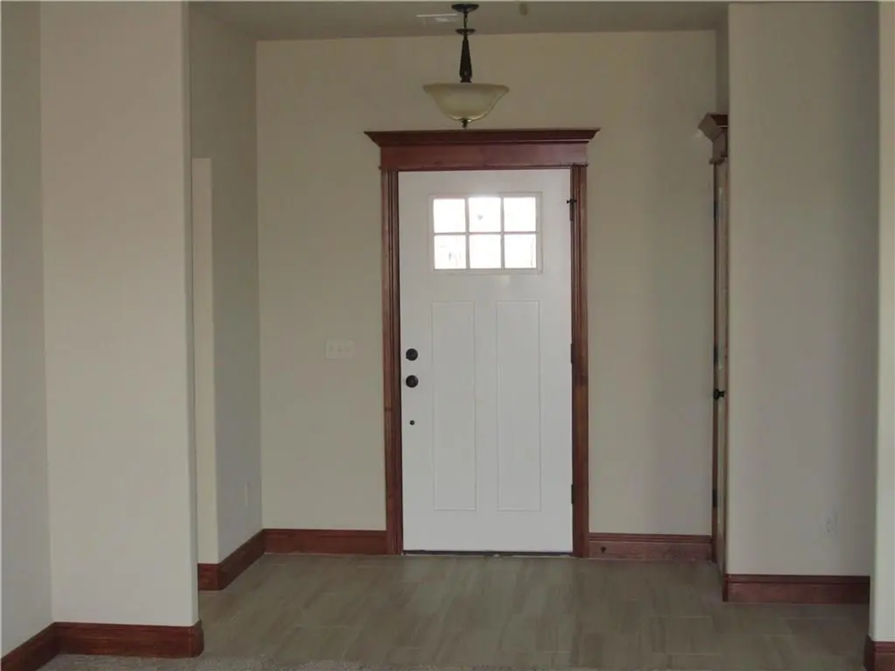 1529 Se 6th St - Photo 3 of 24