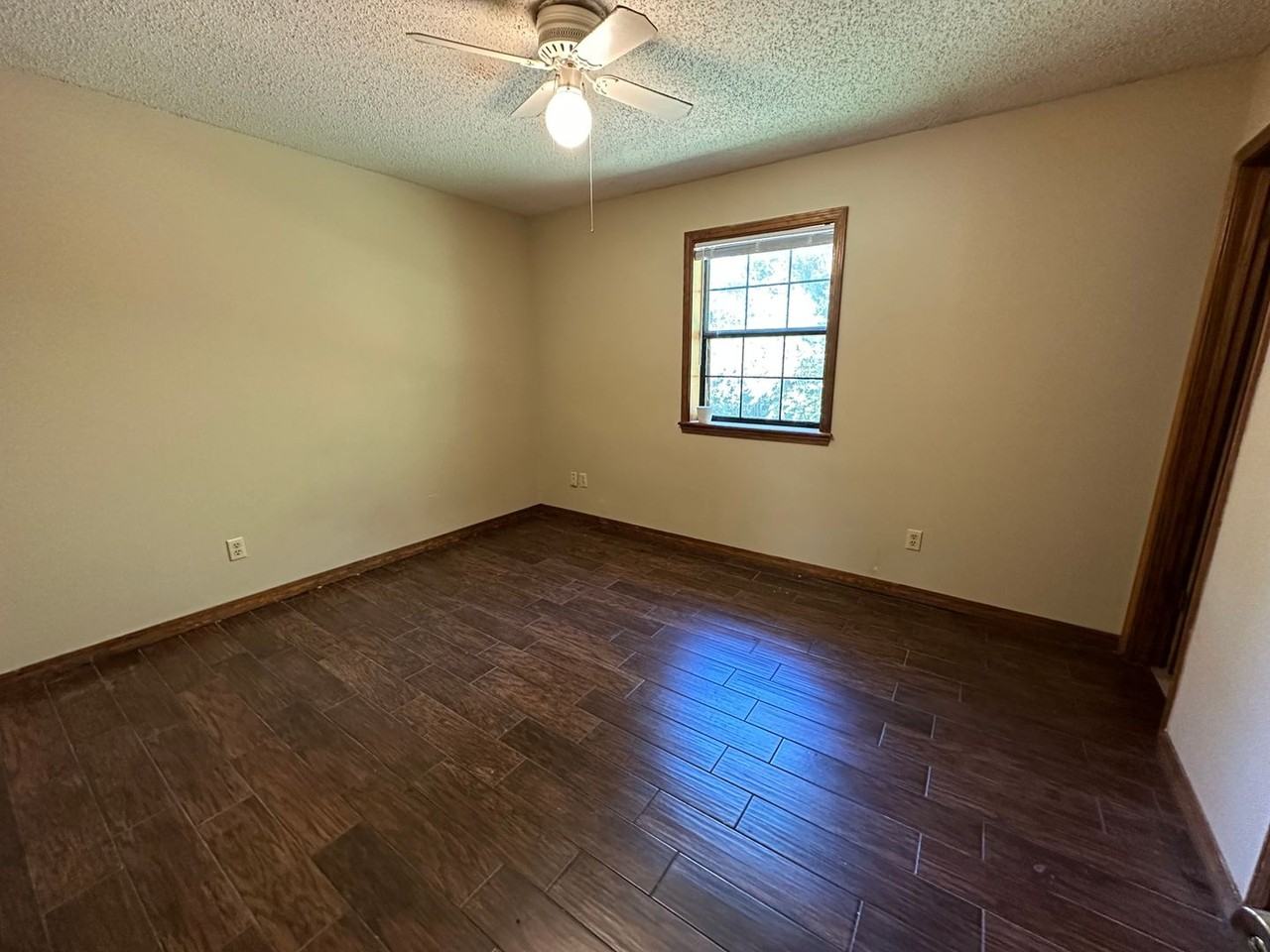 603 Twin Oak Dr - Photo 6 of 10