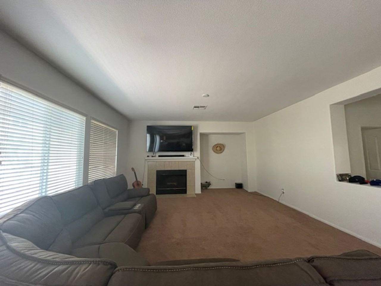 5875 Larry Dean St - Photo 7 of 31