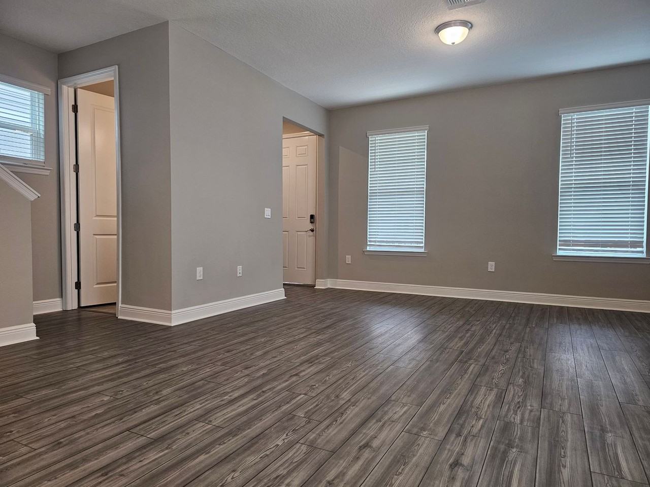 14371 Braemar St - Photo 4 of 28