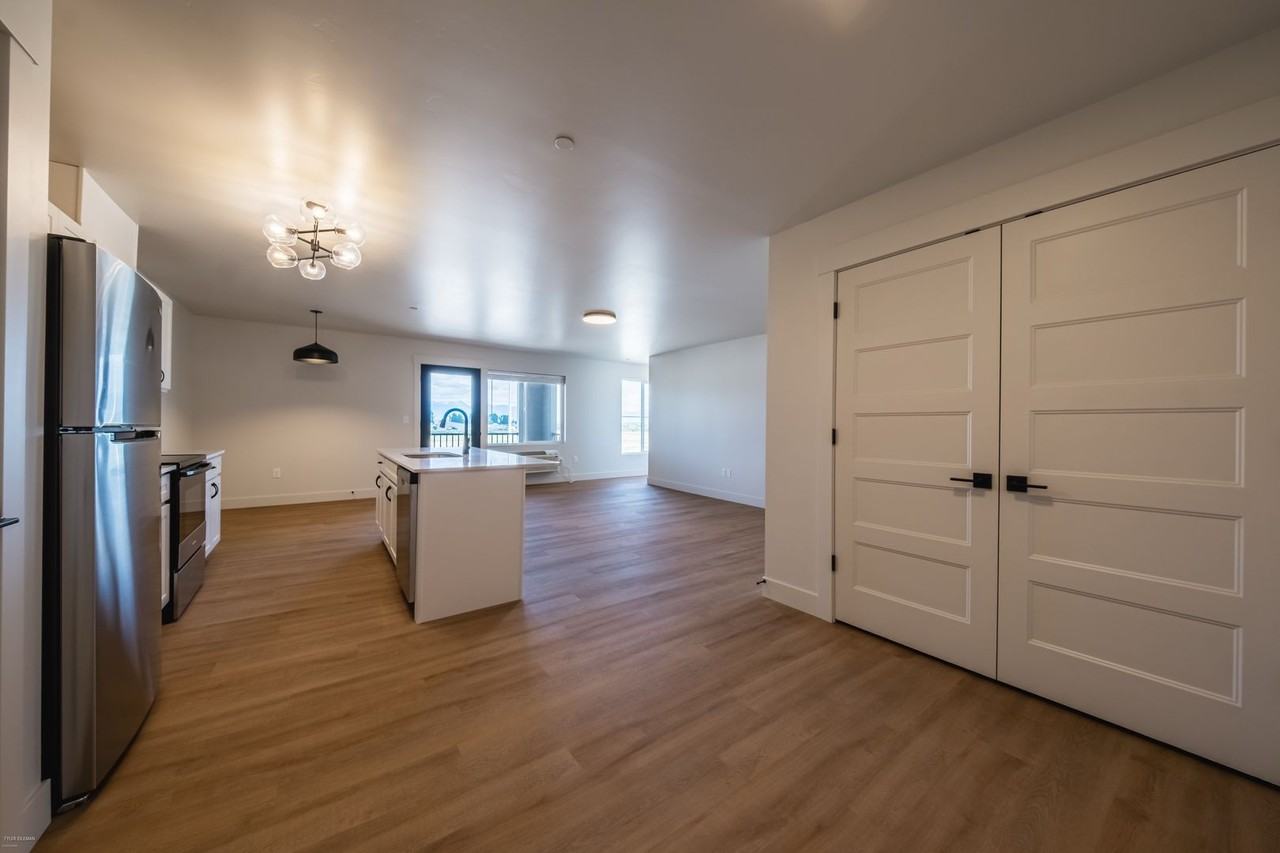 426 Cobalt Dr #207 - Photo 5 of 15
