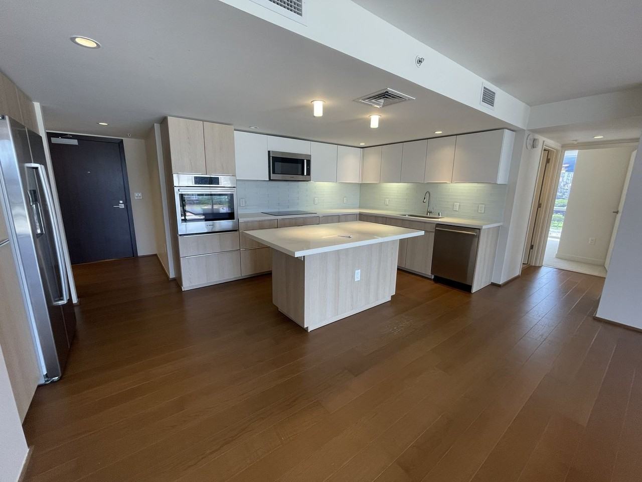 888 Kapiolani Blvd - Photo 2 of 50