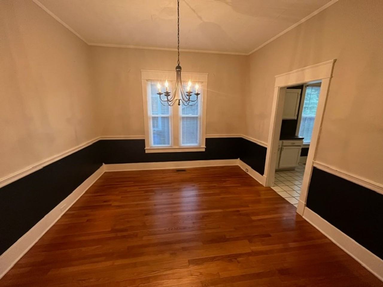 104 S Walnut St - Photo 2 of 10