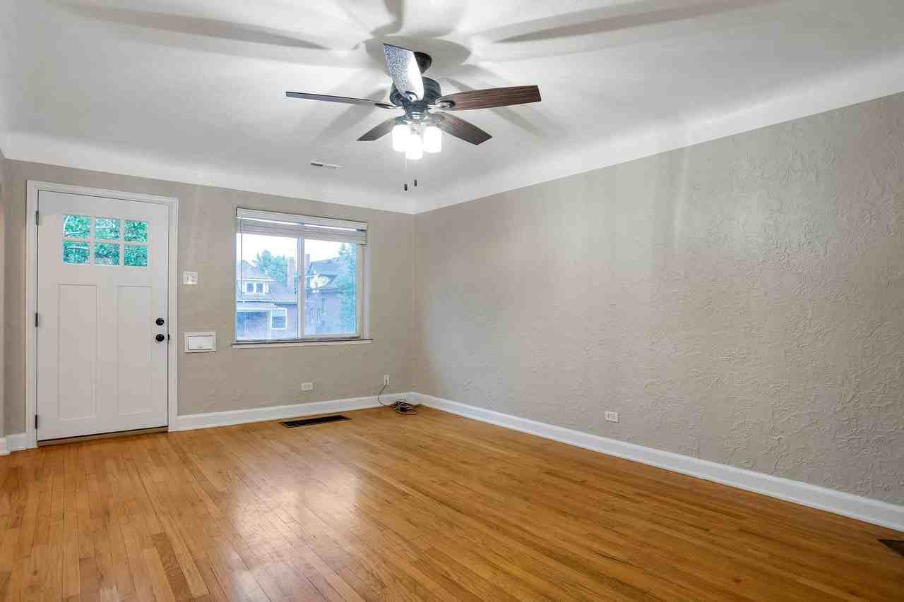 2820-2824 W. 38th - Photo 4 of 8