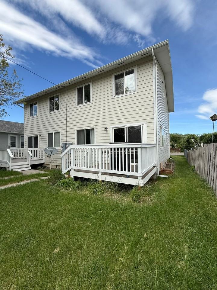 408 S 12th St - Photo 4 of 4
