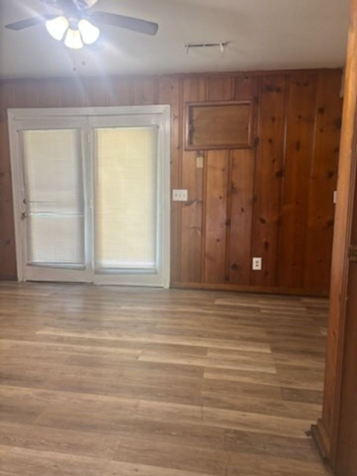 1527 Maria Dr - Photo 4 of 11