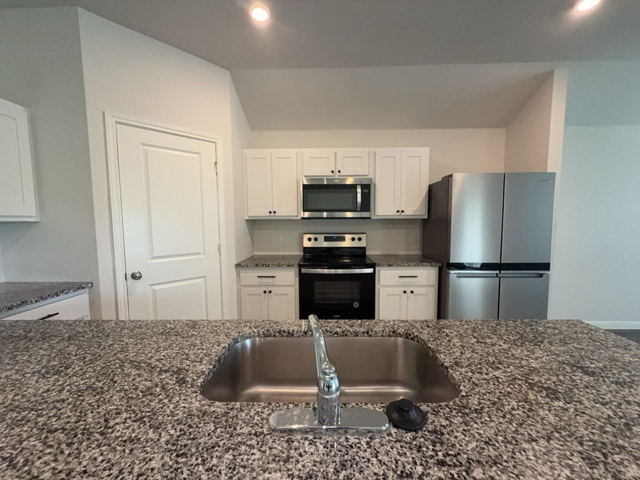 3637 Silver Maple Ln - Photo 4 of 17