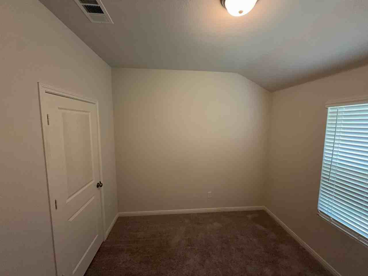 3637 Silver Maple Ln - Photo 6 of 17
