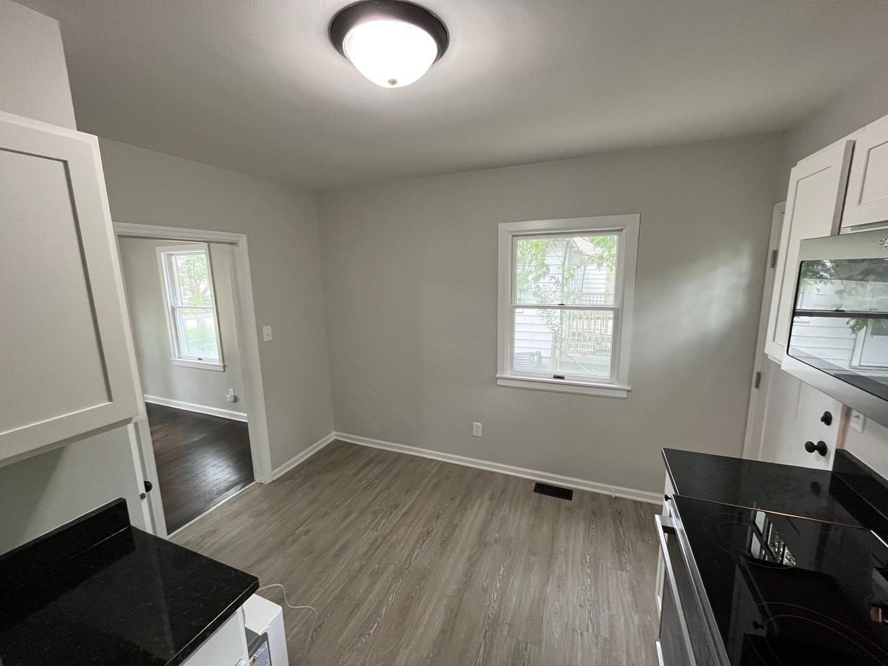 870 Melrose Ave - Photo 7 of 20